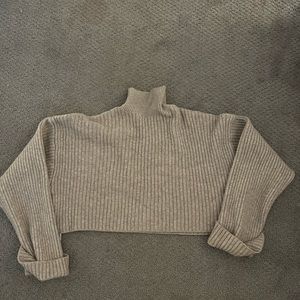 ZARA CROPPED SWEATER